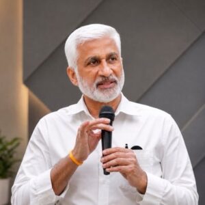 పార్టీ పెడతాడు అంట… సీఎం అవటానికి కాదంట..!